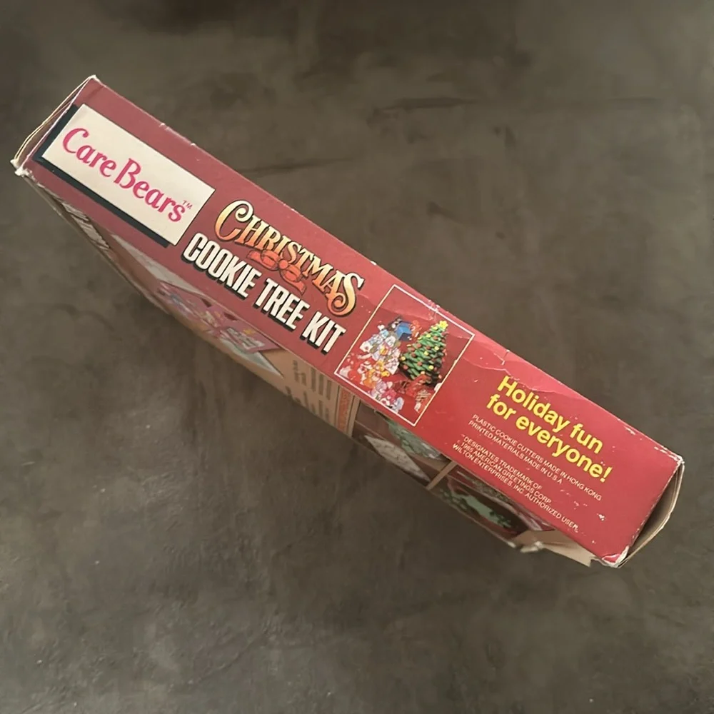 Wilton *VINTAGE* *SEALED* Care Bears Christmas Cookie Tree Kit